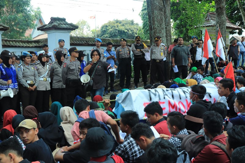 Mahasiswa Aksi, Semua Dewan DL