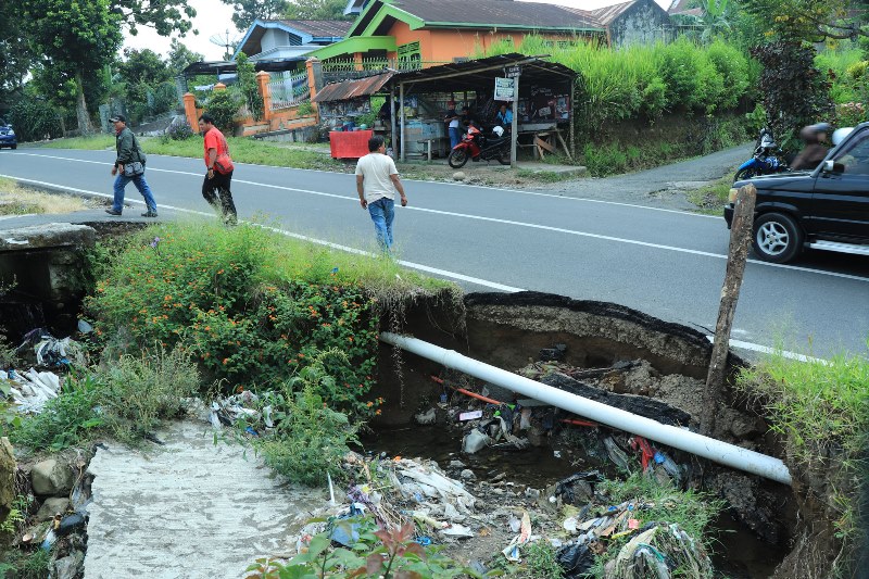 Jalan Ahmad Marzuki Terancam Putus