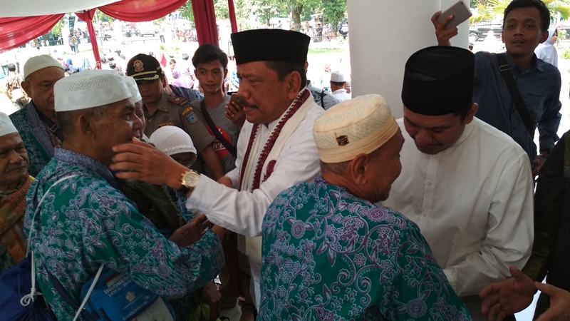 Bupati Sambut 196 Jemaah Haji