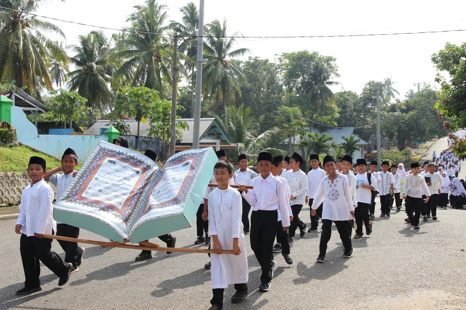 Plt Bup Ajak Warga Hijrah