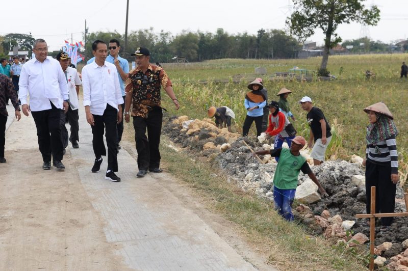 Presiden Jokowi Tinjau PKT di Grobogan, Mendes PDTT Pesan Agar Kades Berdayakan Ekonomi