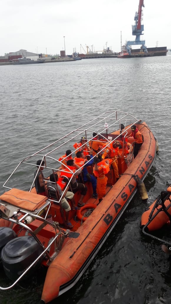 Kapal Trawl Berisi 5 Nelayan Dilaporkan Tenggelam di Pulau Tikus Bengkulu