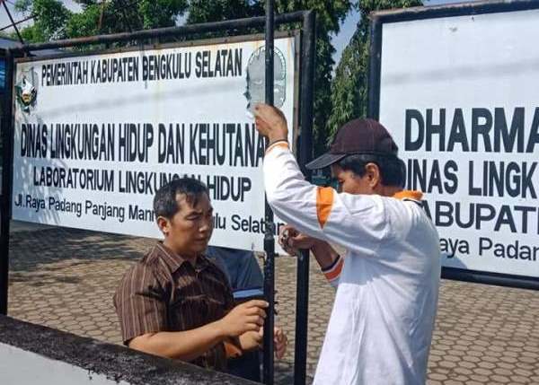 Pasang Alat Sampling Udara