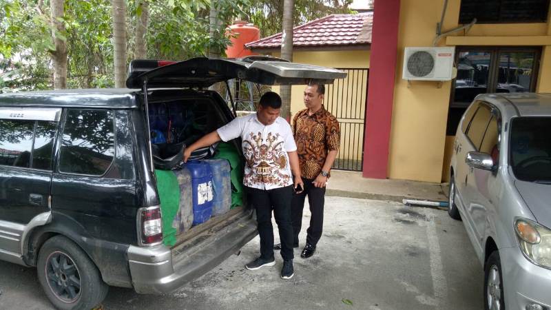 Polda Sita 1,4 Ton Liter Minyak Mentah