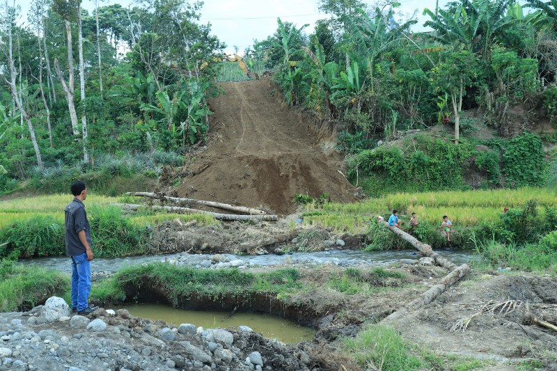 Jembatan Bukit Kaba Mulai Dibangun