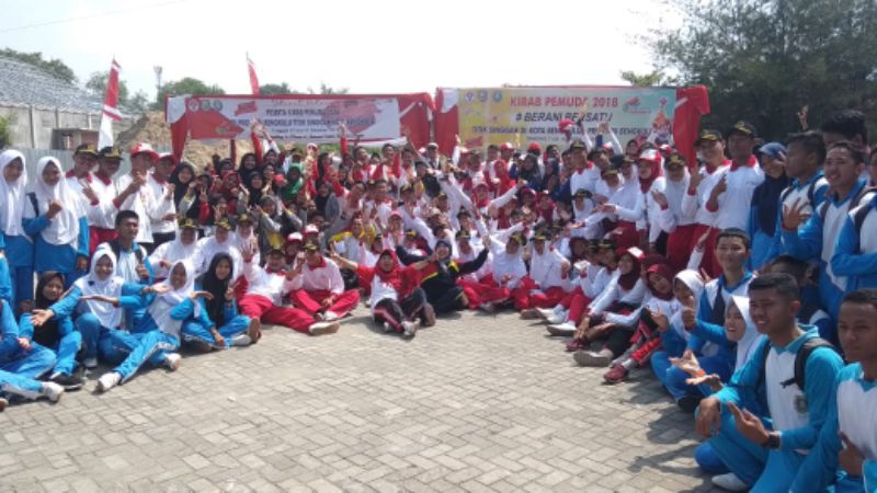Peserta Kirab Pemuda Ikuti Lomba Olahraga Tradisional dan Bakti Sosial di Bengkulu