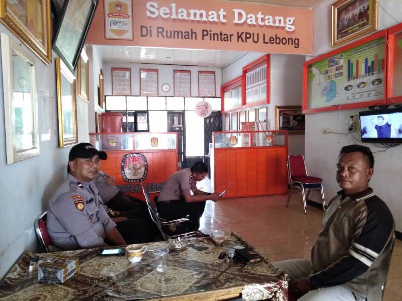 Kantor KPU Dijaga Polisi