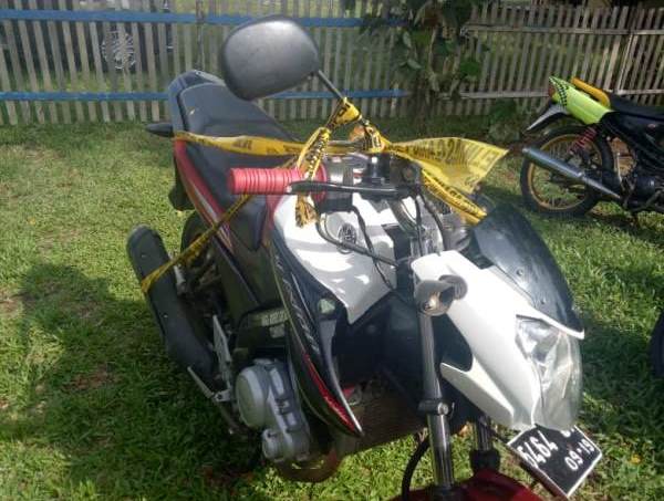 Diduga Mabuk, Pelajar Tinggalkan Motor