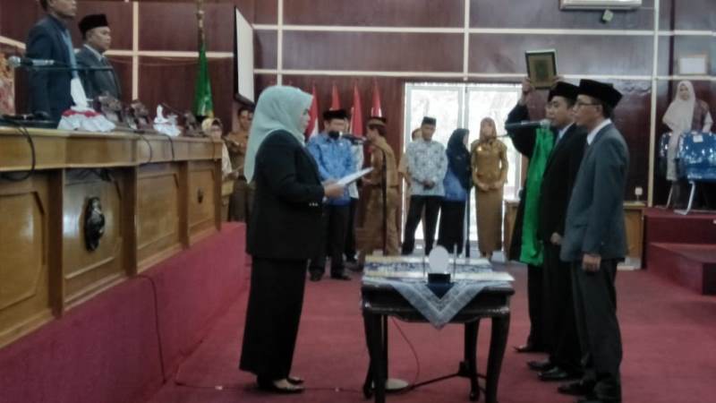 Solihin dan Marliadi Dilantik PAW Yudi dan Sutardi