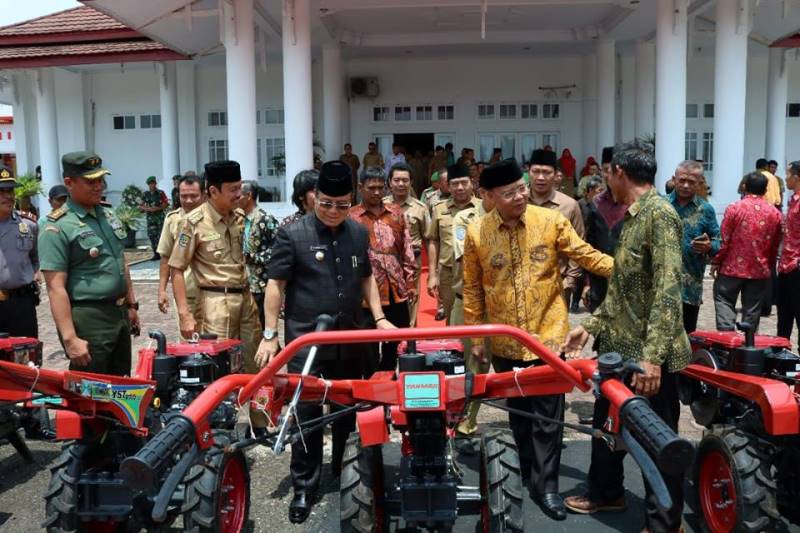 Handtrakktor Bantuan Jangan Dijual