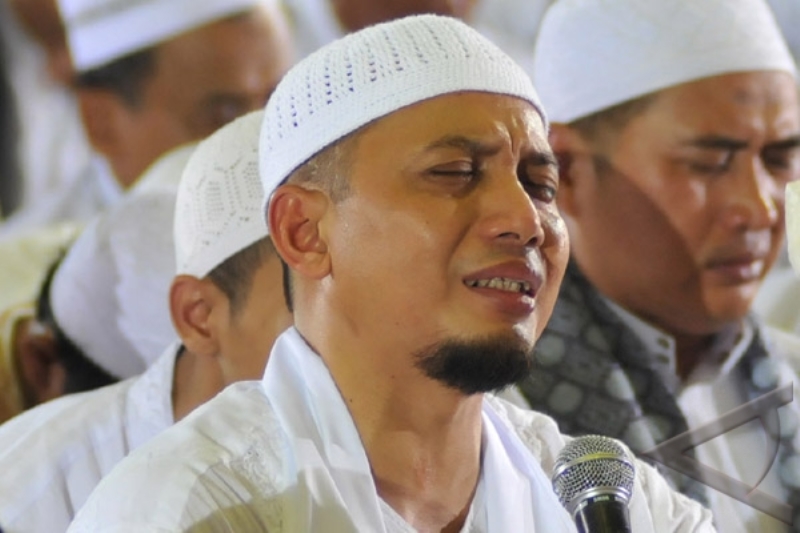 Ustadz Arifin Ilham  Hadiri Doa 10 Juta Umat