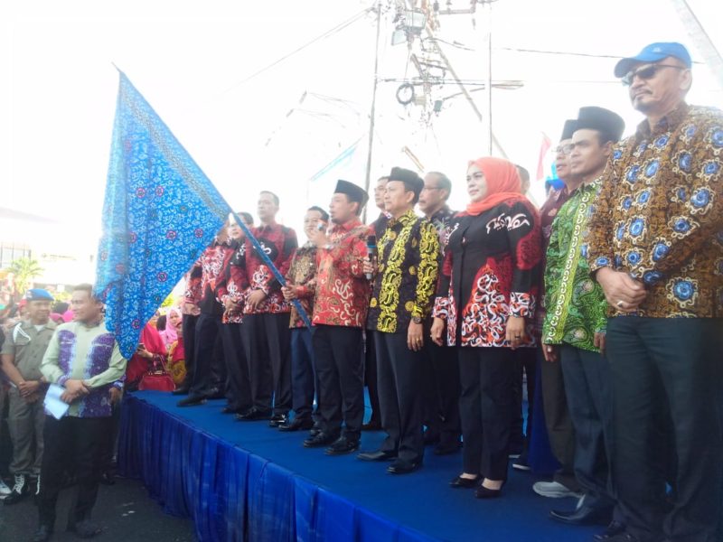 Karnaval Batik Besurek Bengkulu Berlangsung Meriah Dengan Ribuan Peserta