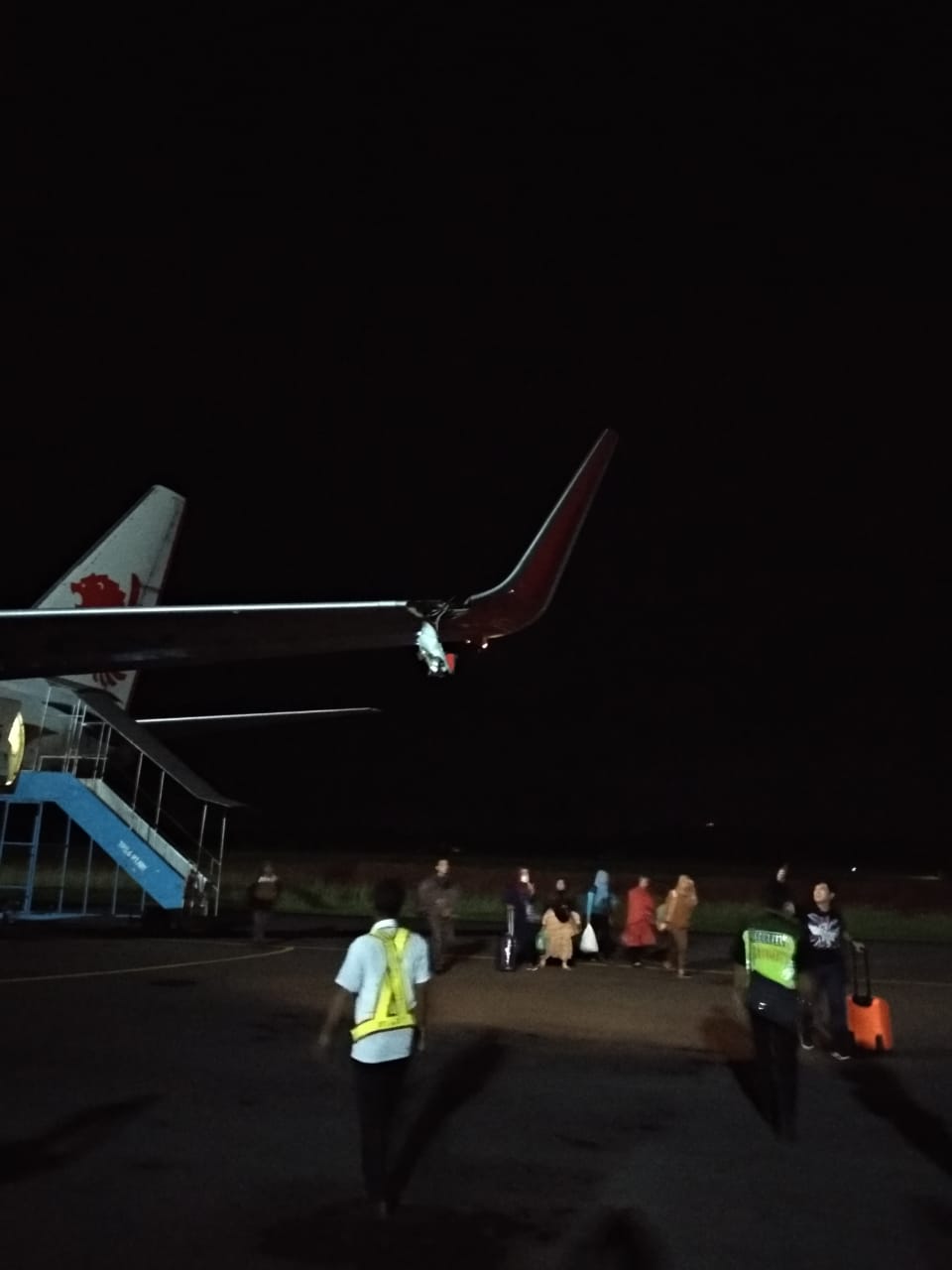 Lion Air Tabrak Tiang Lampu Bandara Bengkulu