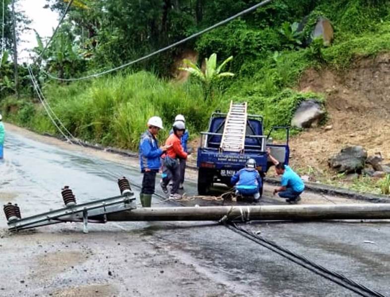 3,5 Jam Listrik Mati Total