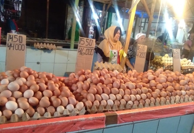 Jelang Natal dan Tahun Baru Telur Ayam Naik,  Beras dan Daging Stabil