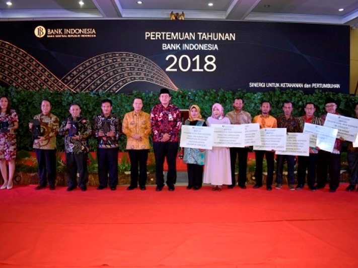 Bupati Terima Penghargaan Dari Bank Indonesia