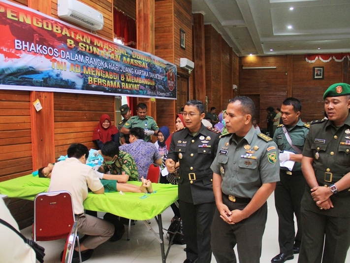 Baksos Korem 041/Gamas Puluhan Anak Sunat Gratis