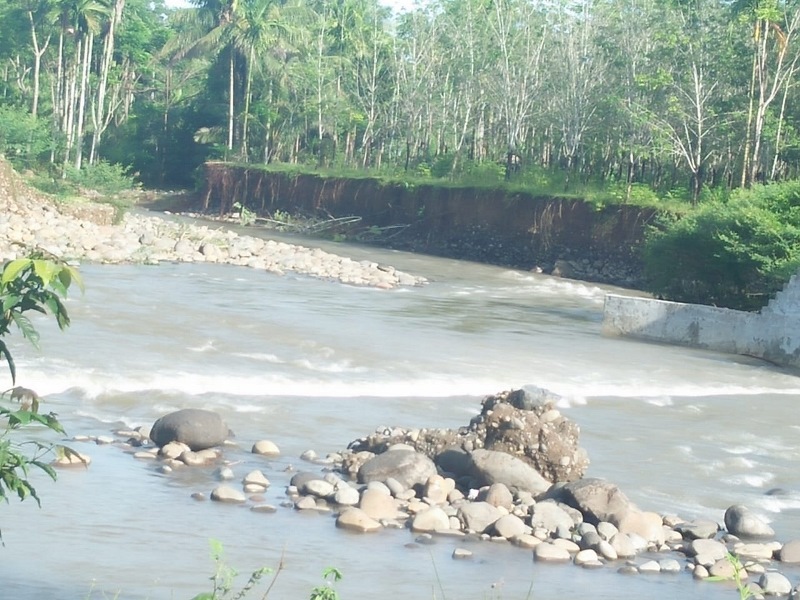 Bendungan Sengkuang  Rusak Lahan Warga