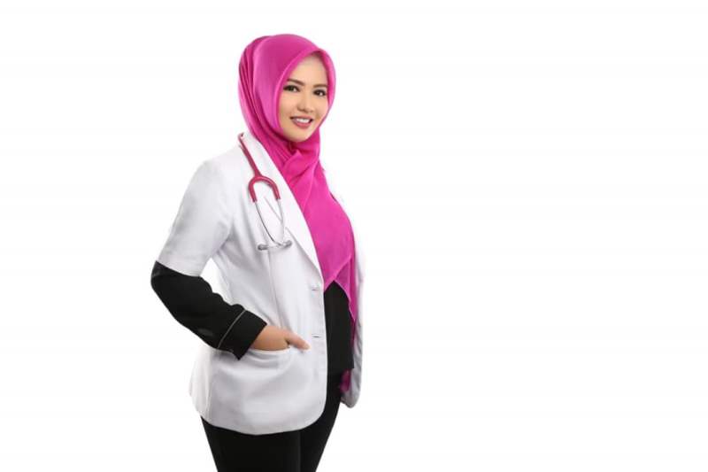 Dokter Cantik Lia Buka  Layanan Call Center