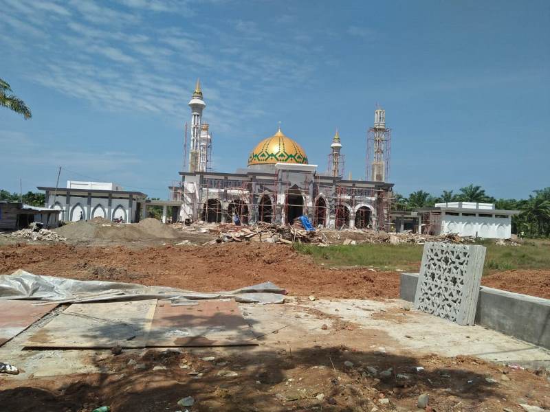 Pembangunan Masjid Agung Diadendum