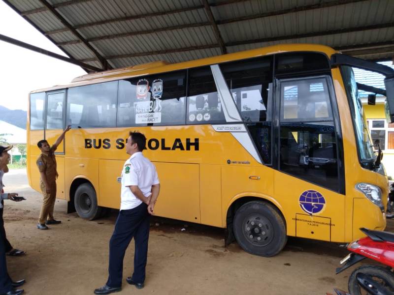 Terima 1 Unit Bus Sekolah