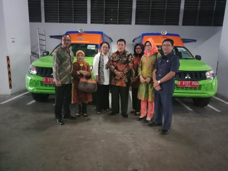 Perpus Nasional Hibahkan Mobil