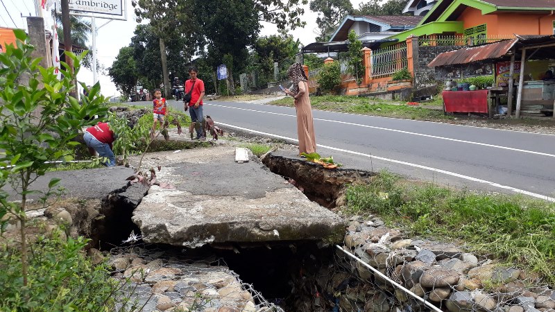 Jembatan Gang Setia Kawan Ambalas