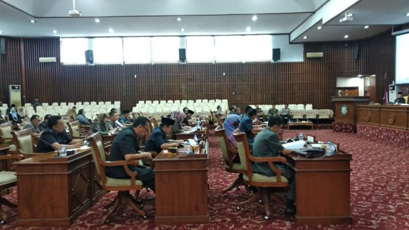 Gubernur Tak Hadir, Paripurna Tentang BUMD Bengkulu Ditunda