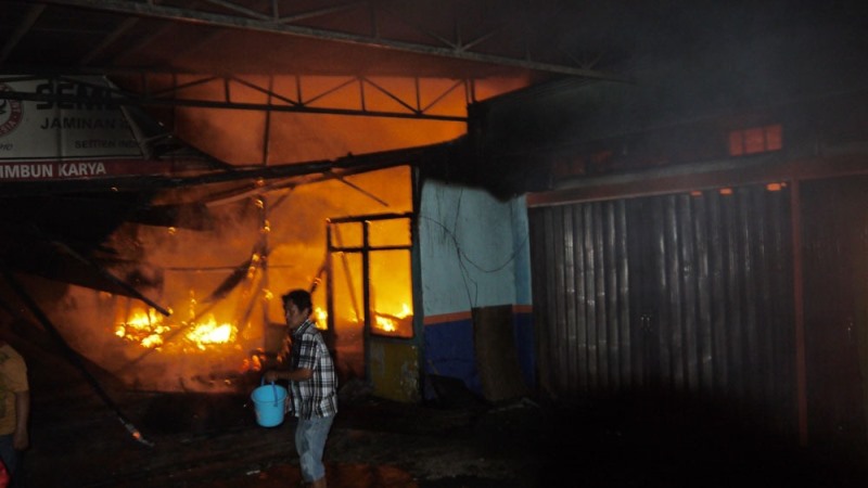 2 Rumah Terbakar