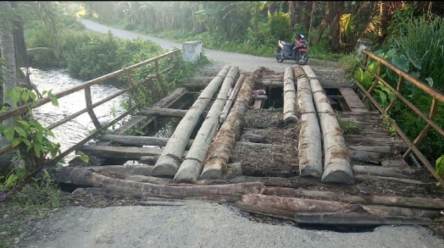 Lantai Jembatan Rusak