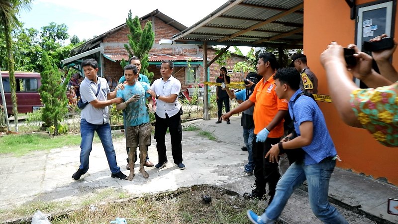 Pertimbangkan, Rekonstruksi Pembunuhan Erni di TKP