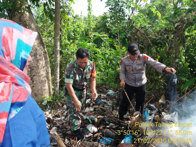 Kapolsek Ajak Warga Jaga Kebersihan