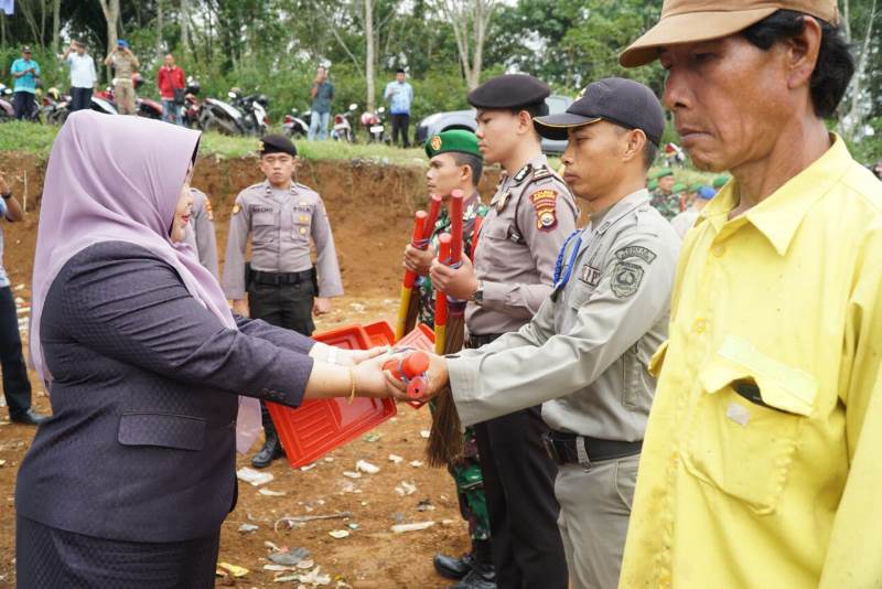 Penjabat Gelar Upacara HPSN