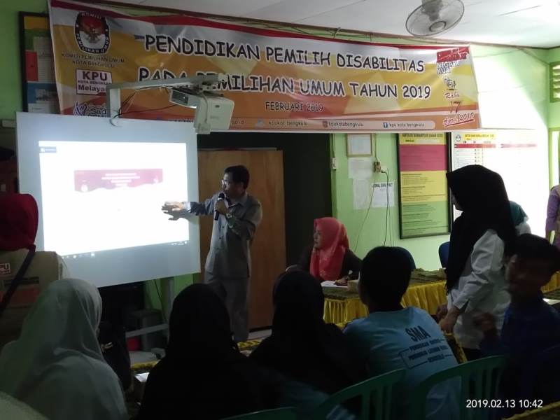 KPU Sosialisasikan  Pemilu ke Disabilitas