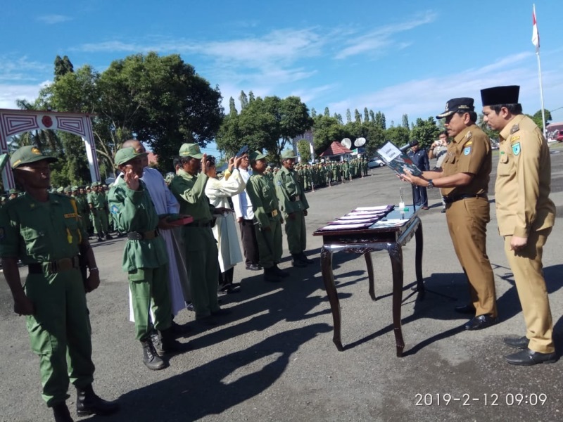 Bupati Lantik 1.808  Anggota Linmas