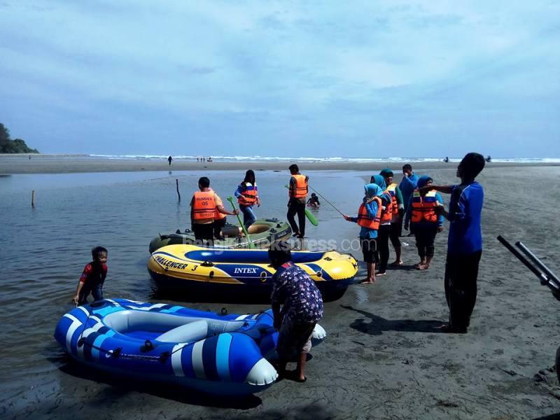 Internet Gratis, di Pantai Cemoro Sewu