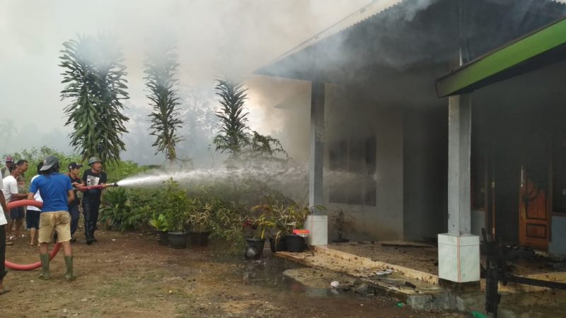 Rumah Guru di Bengkulu Utara Terbakar