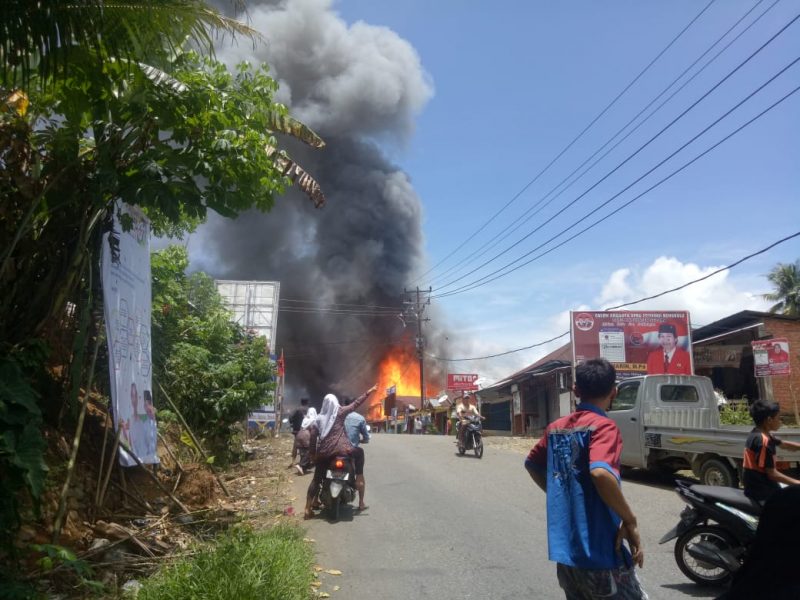 Kebakaran Hebat di Seluma, Lima Ruko Ludes