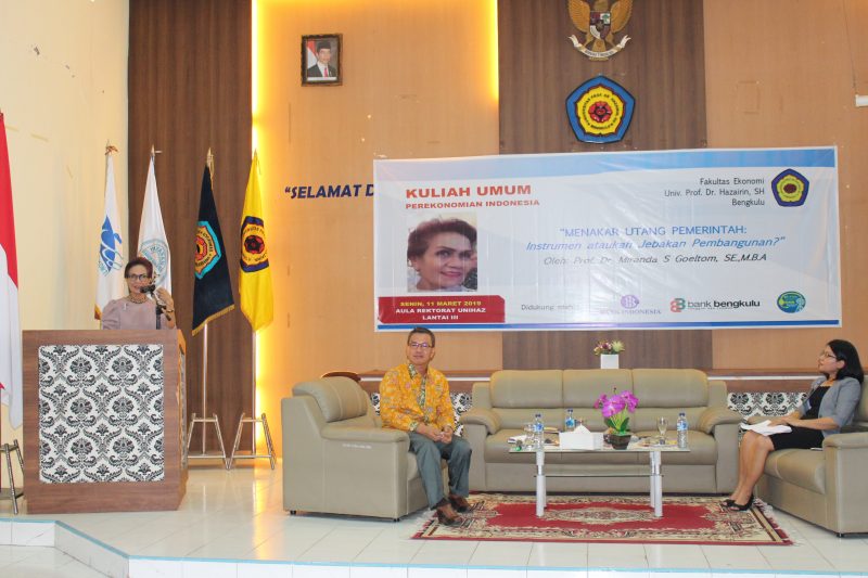 Unihaz Gelar Kuliah Umum, Bersama Prof. Miranda S. Goeltom