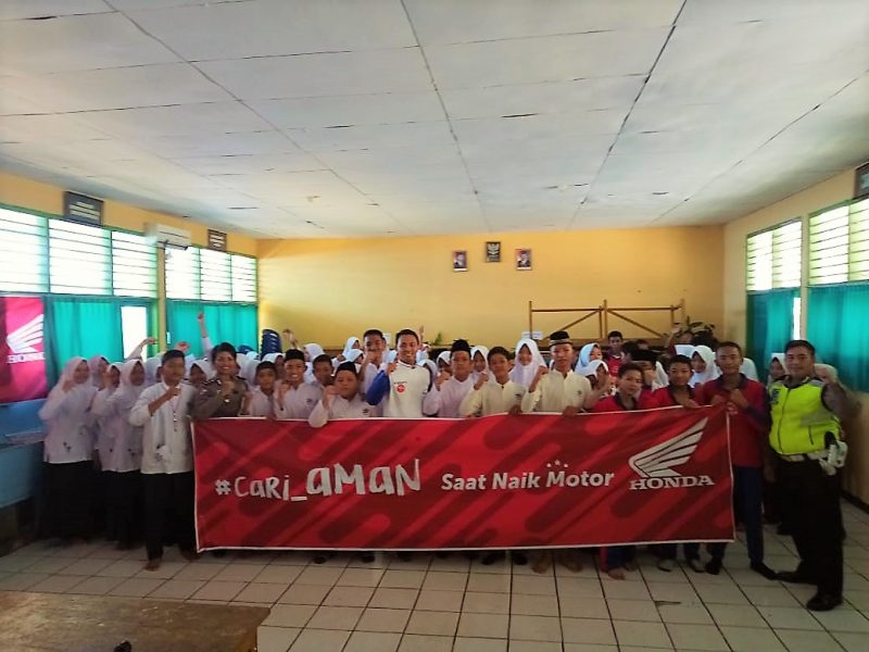 Kampanye #Cari_aman di SMPN 14 Kota Bengkulu