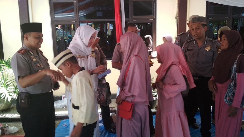 Kapolres, Santuni Anak Yatim & Fakir Miskin