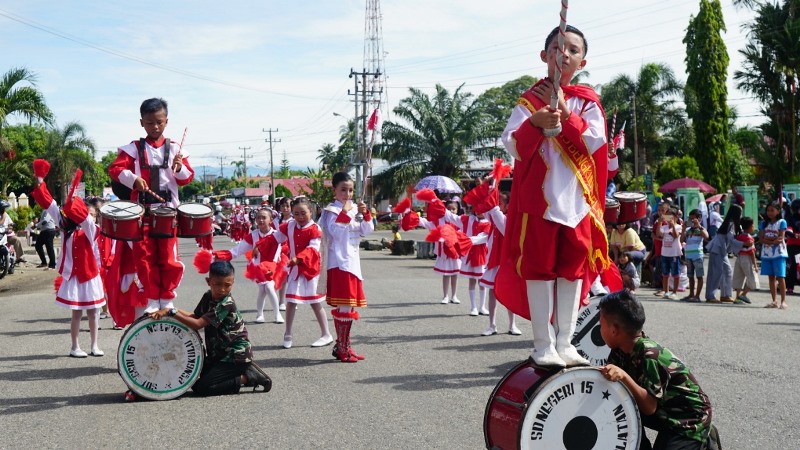 22 Sekolah Ikut Lomba Drumband