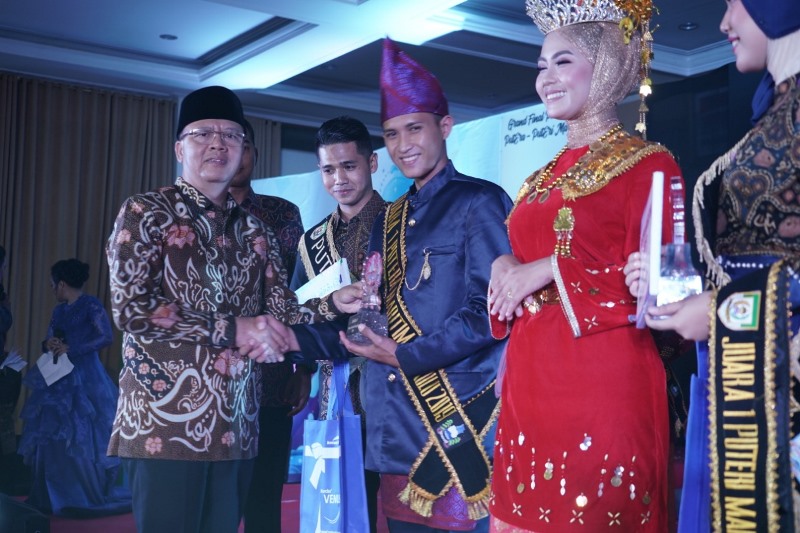 Redho dan VillyJuara Putra Putri Maritim 2019