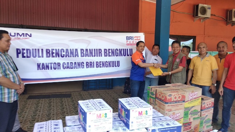 BRI Serahkan Bantuan Makanan Melalui BNPB