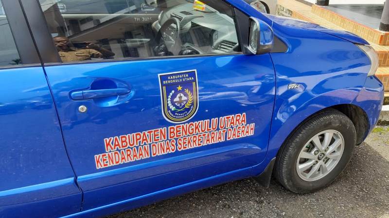 Pemkab Bengkulu Utara, Pasang Stiker di Kendis