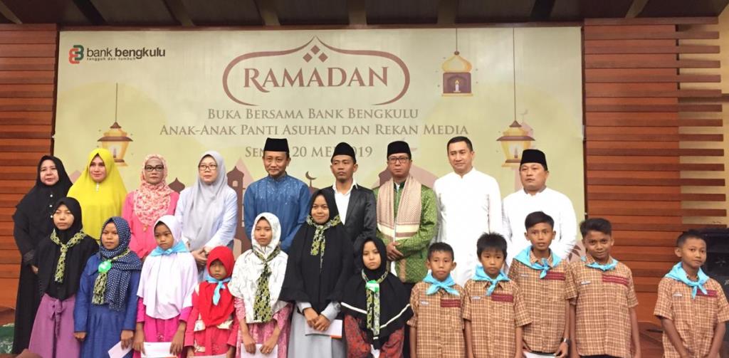 Bank Bengkulu Buka Bersama Panti Asuhan dan Rekan Media