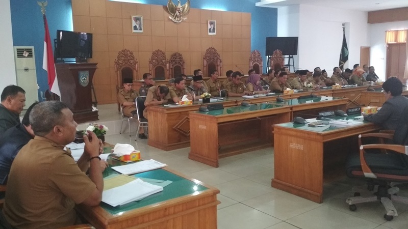 Rapat LKPj Bupati Panas