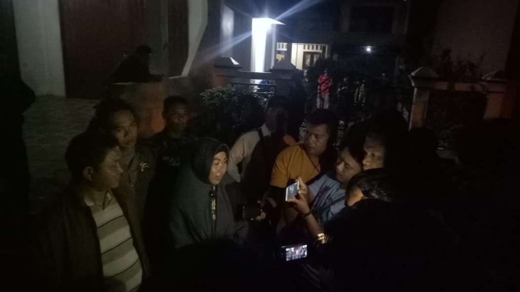 Ratusan Warga Geruduk Pengembang