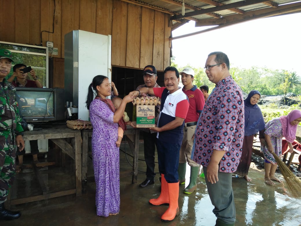 Bupati Benteng Santuni Korban Banjir Semidang Lagan