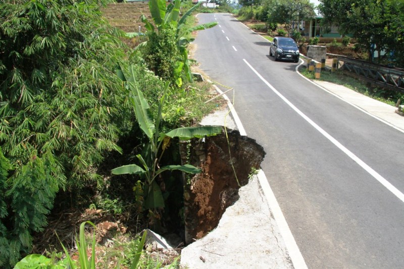 Jembatan Ancam Pengguna Jalan